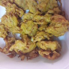 Aloo Pyaz ke Pakore A picture of Aloo Pyaz ke Pakore.