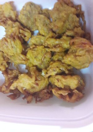 A picture of Aloo Pyaz ke Pakore.