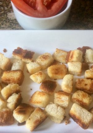 Una foto de Croutons o picatostes