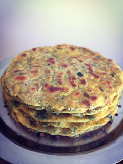 A picture of Gujarati Methi Paratha (Fenugreek leaves Roti).