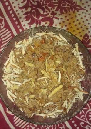 A picture of Walnuts almonds halwa.