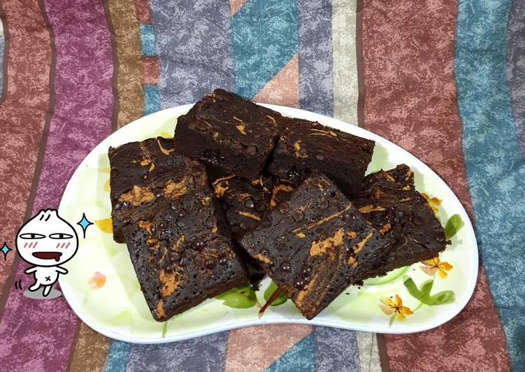 Peanut Butter Strawberry Brownies