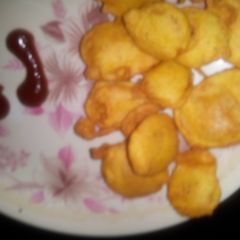 A picture of Aloo and lauki ke pakode.