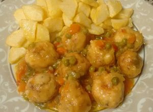 Foto principal de Albóndigas de pollo y jamón serrano a la jardinera