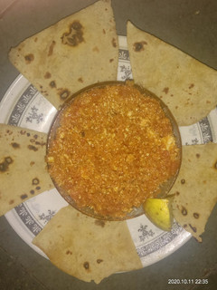 ગ્રેવી પનીર ભુરજી (Gravy Paneer Bhurji Recipe In Gujarati) રેસીપી મુખ્ય ફોટો