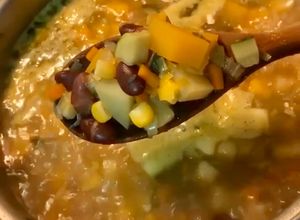 Una foto de Sopa Minestrone de Otoño 🍂🥣