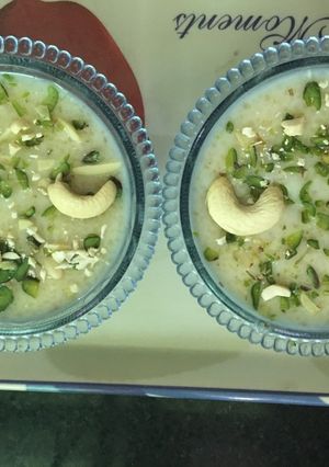 A picture of Doodh daliya. (Daliya kheer).