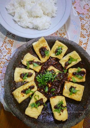 A picture of Fried Tofu with Peanut and Kecap Sambal (Indonesian Tahu Bumbu).