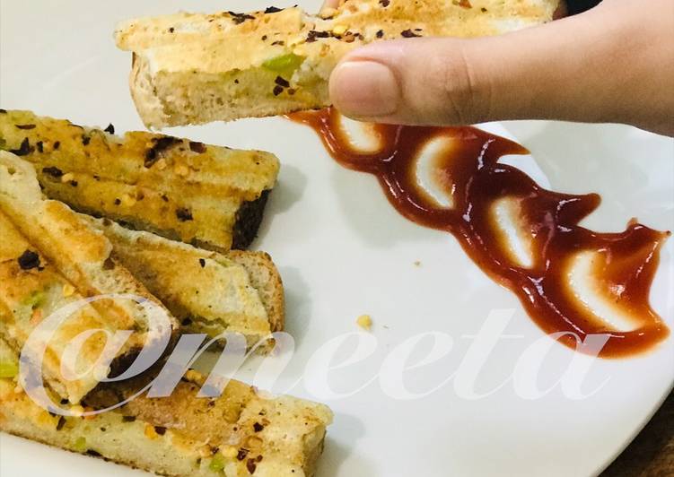 Steps to Make Quick Cheesy Sooji Toast Fingers