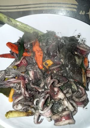 Foto resep Cumi hitam pedas bumbu simple