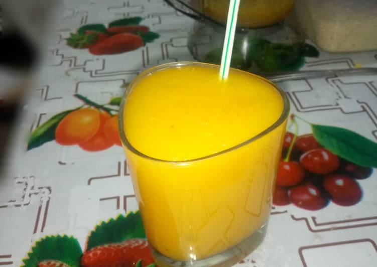 Papaya mango smoothie