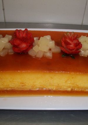 Una foto de Flan de piña