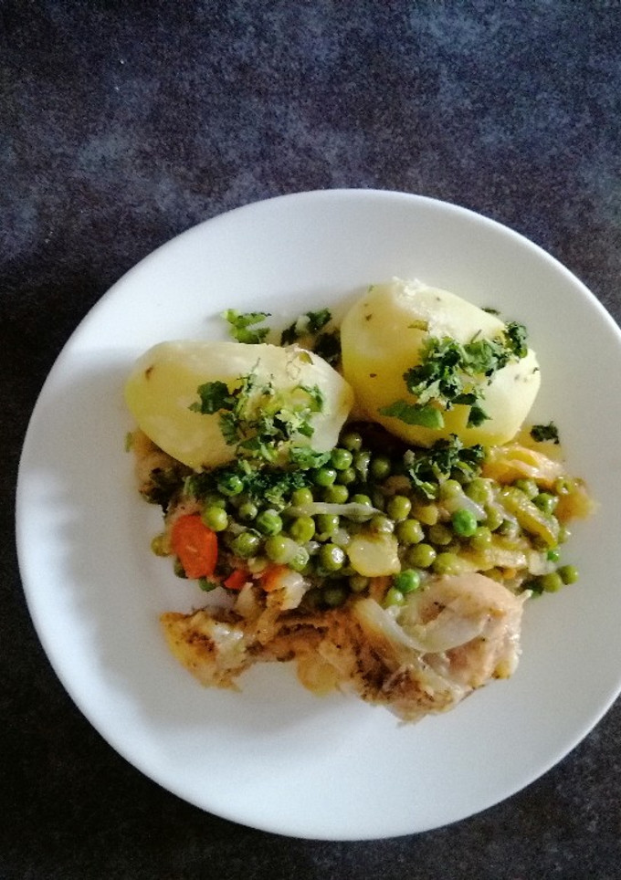 Una foto de Pollo arvejado