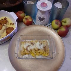 A picture of French toast rolls with mozzarella cheese.