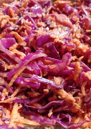 Una foto de Ensalada de repollo (morado)