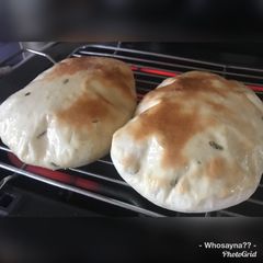 A picture of Whosayna’s Onion Baked/Grilled Naans.