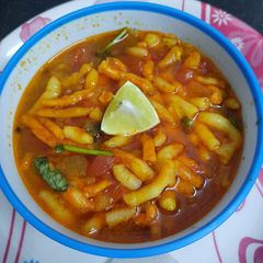 A picture of Gathiya ki sabzi.