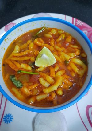 A picture of Gathiya ki sabzi.