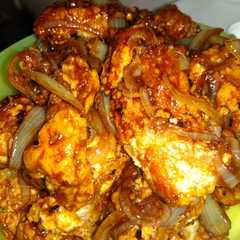 A picture of Ayam tepung saos lada hitam.