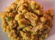 Una foto de couscous con pechuga de pollo