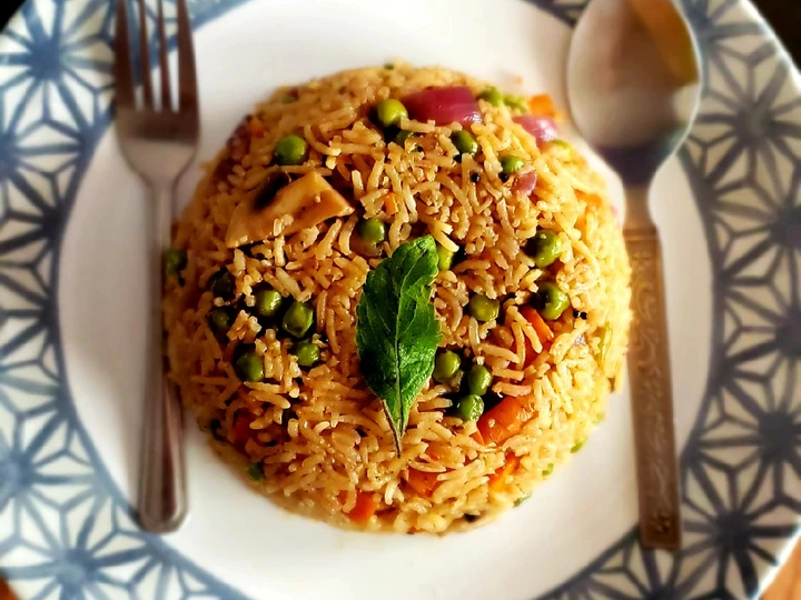 Easy Way Make Recipe Chinese fried rice😋 that is Can Pamper Your Tongue, Really Delicious}