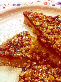 A picture of Raspberry Jammie Bars.