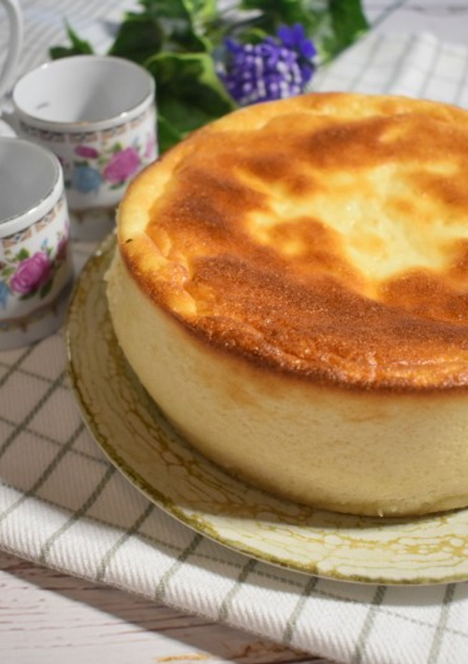 Una foto de Cheesecake coulant esponjosa
