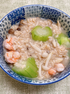 絲瓜蝦仁菇菇燕麥粥 的食譜成品照片