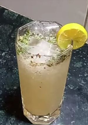 A picture of Gondhoraj lemon soda.