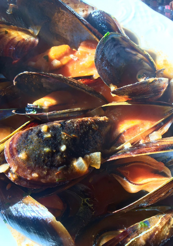 Una foto de Mejillones picantones