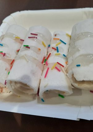 A picture of Lichi ice cream rolls.