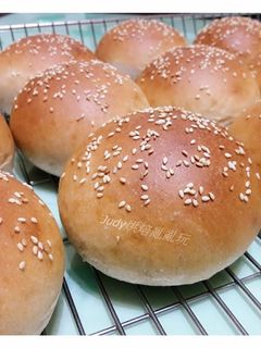 全麥蛋白漢堡麵包 的食譜成品照片