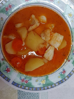 Una foto de "Matamaridos" (Sopa de pescado con verduras y hortalizas)