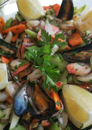 O poză a rețetei Salată de creveți și scoici.