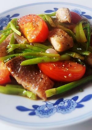 Hình của món Cá LÓC xào rau cần nước.