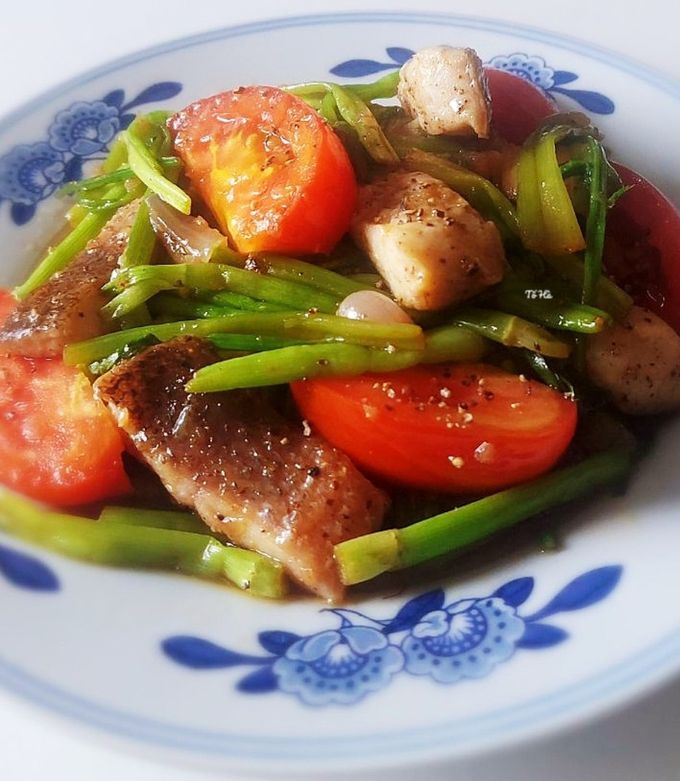 Hình của món Cá LÓC xào rau cần nước.