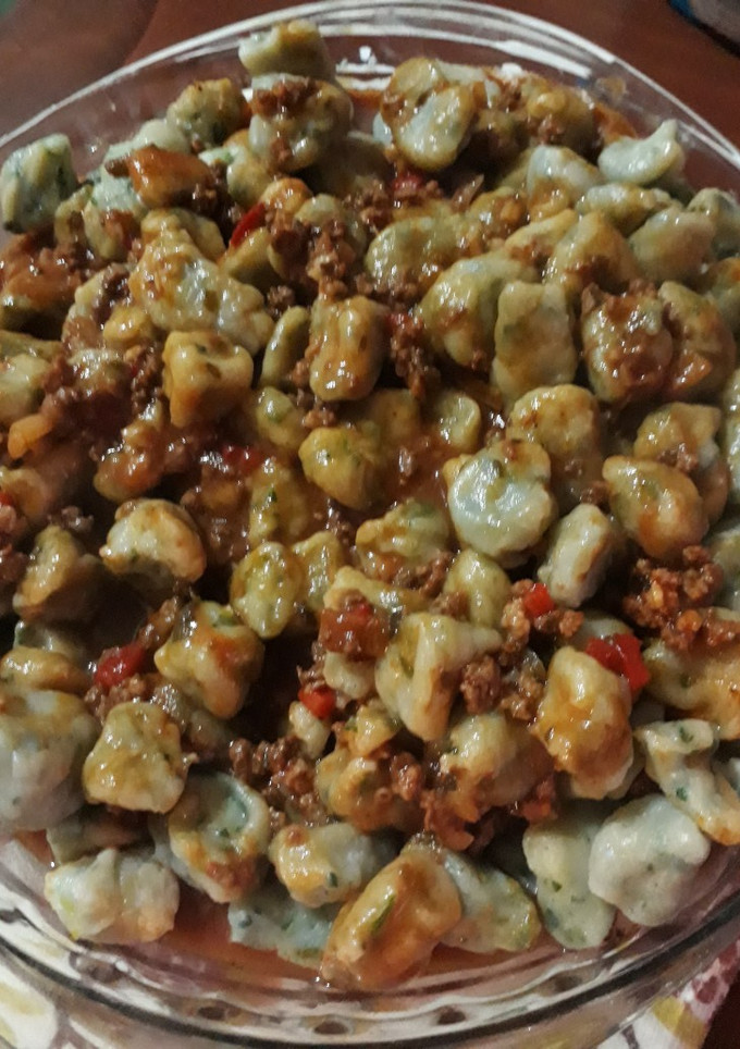 Una foto de Ñoquis de papa y rúcula con salsa Boloñesa 🥔🌿