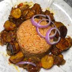 A picture of Jollof rice and gizdodo.