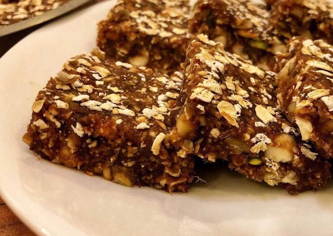 Dates and oats burfi