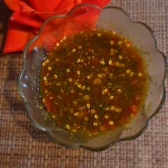 A picture of Laal chutney.