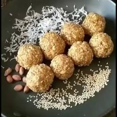 A picture of Seaseme peanut quick ladoo.