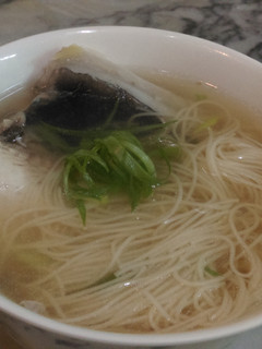 【料亭和露】虱目魚麵線湯 的食譜成品照片