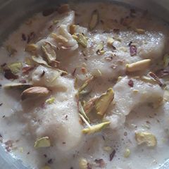 A picture of Bengali delicacy dudhpuli.