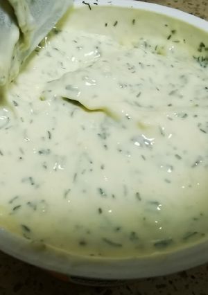 A picture of Garlic and herbs cream cheese.