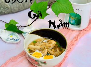 Hình của món Mì udon gà nấm.