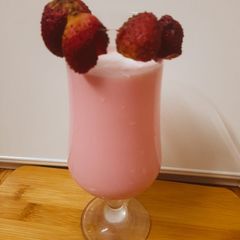 A picture of Strawberry shake.
