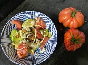 Foto principal de Ensalada de tomate Raf 🍅 y aguacate 🥑