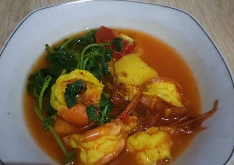 Bagaimana Membuat Pindang udang pedas asam manis yang Sempurna
