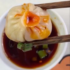 A picture of Steamed Beef Baozi.