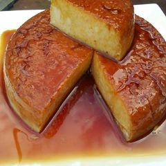 A picture of Caramelised custurd dessert.